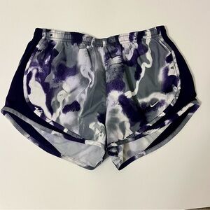 Nike Women’s Purple and Gray Marble Athletic Shorts size small